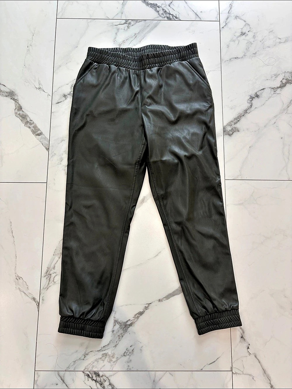 La Classe Couture Faux Leather Jogger Pants in Black Size Large